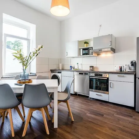 Adora Apartment *